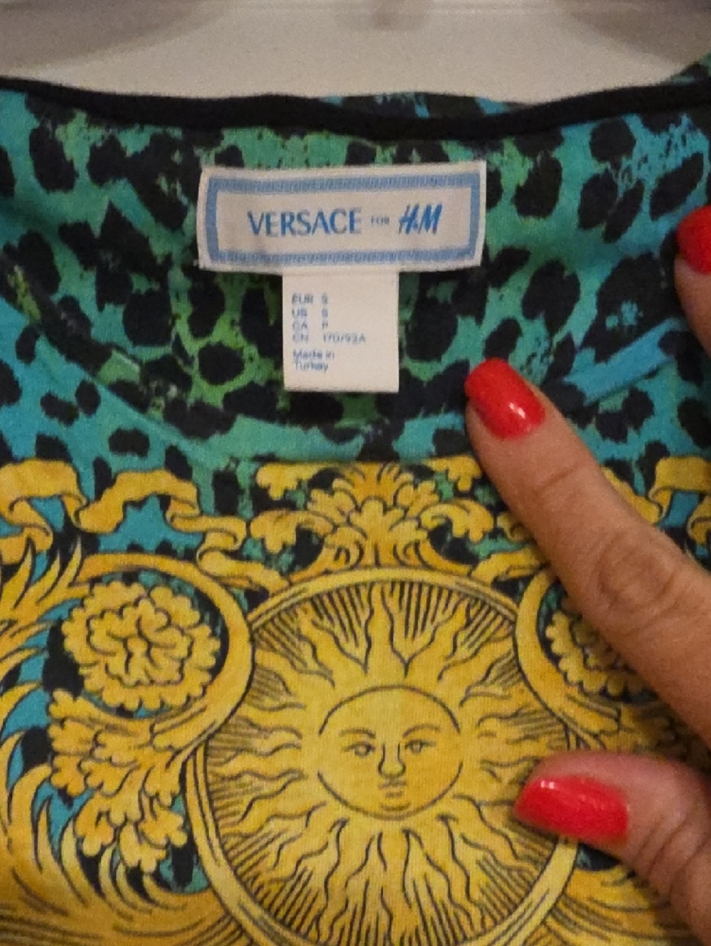 Versace Turquoise, Yellow & Black Baroque Beach Tee T-shirt Top - Picture 4 of 5